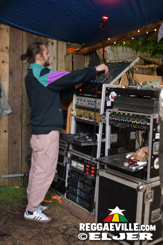 Toroki + Isaya feat. Piya Zawa & Zion Garden & Stella Brown