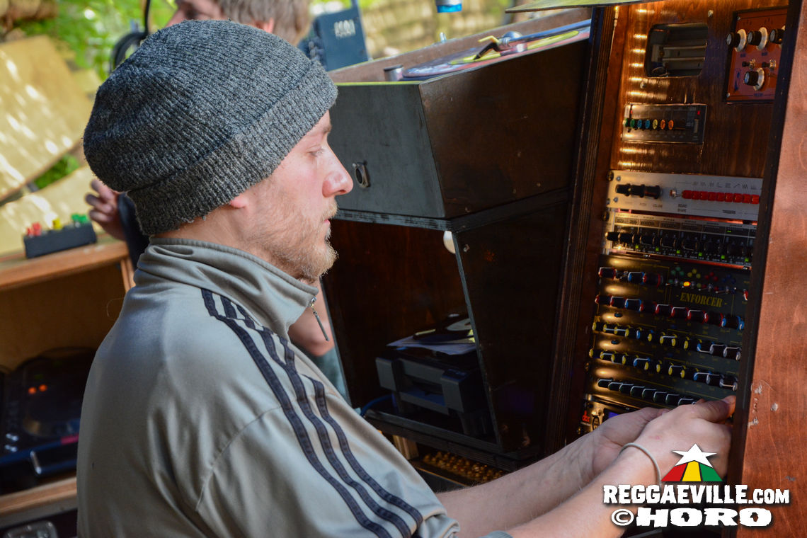 Toroki + Isaya feat. Piya Zawa & Zion Garden & Stella Brown