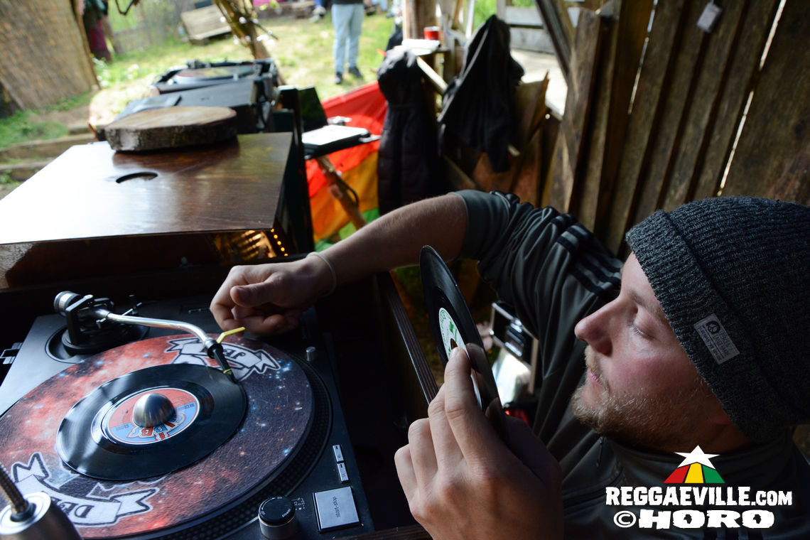 Toroki + Isaya feat. Piya Zawa & Zion Garden & Stella Brown