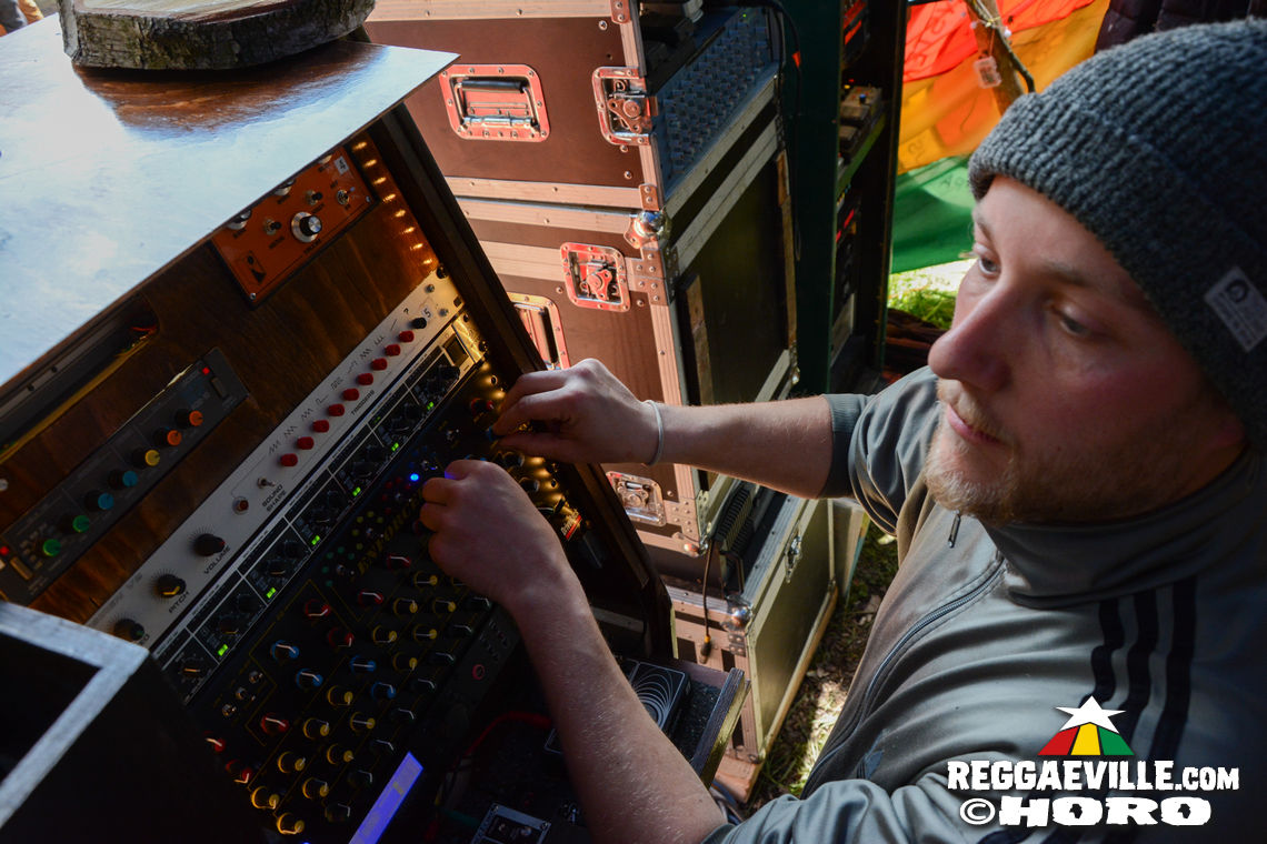 Toroki + Isaya feat. Piya Zawa & Zion Garden & Stella Brown