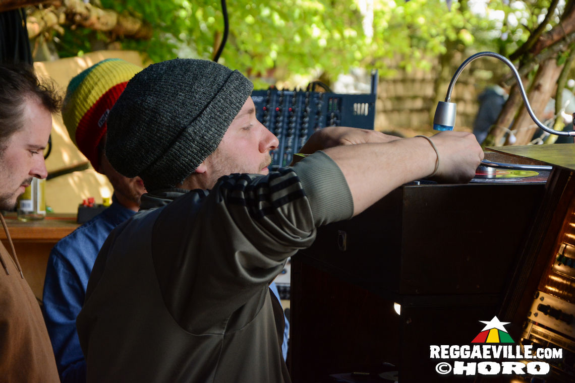 Toroki + Isaya feat. Piya Zawa & Zion Garden & Stella Brown