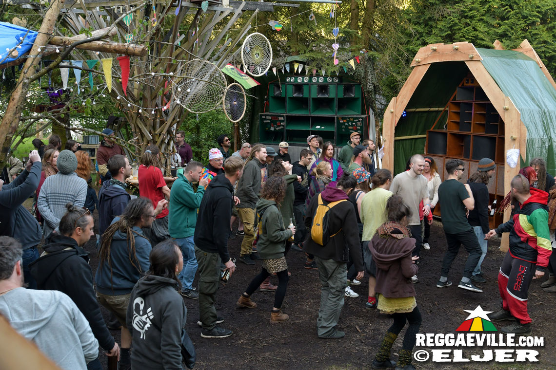 Toroki + Isaya feat. Piya Zawa & Zion Garden & Stella Brown