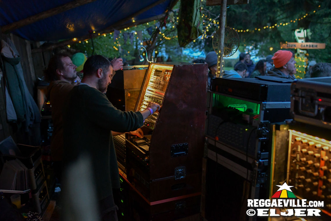 Toroki + Isaya feat. Piya Zawa & Zion Garden & Stella Brown