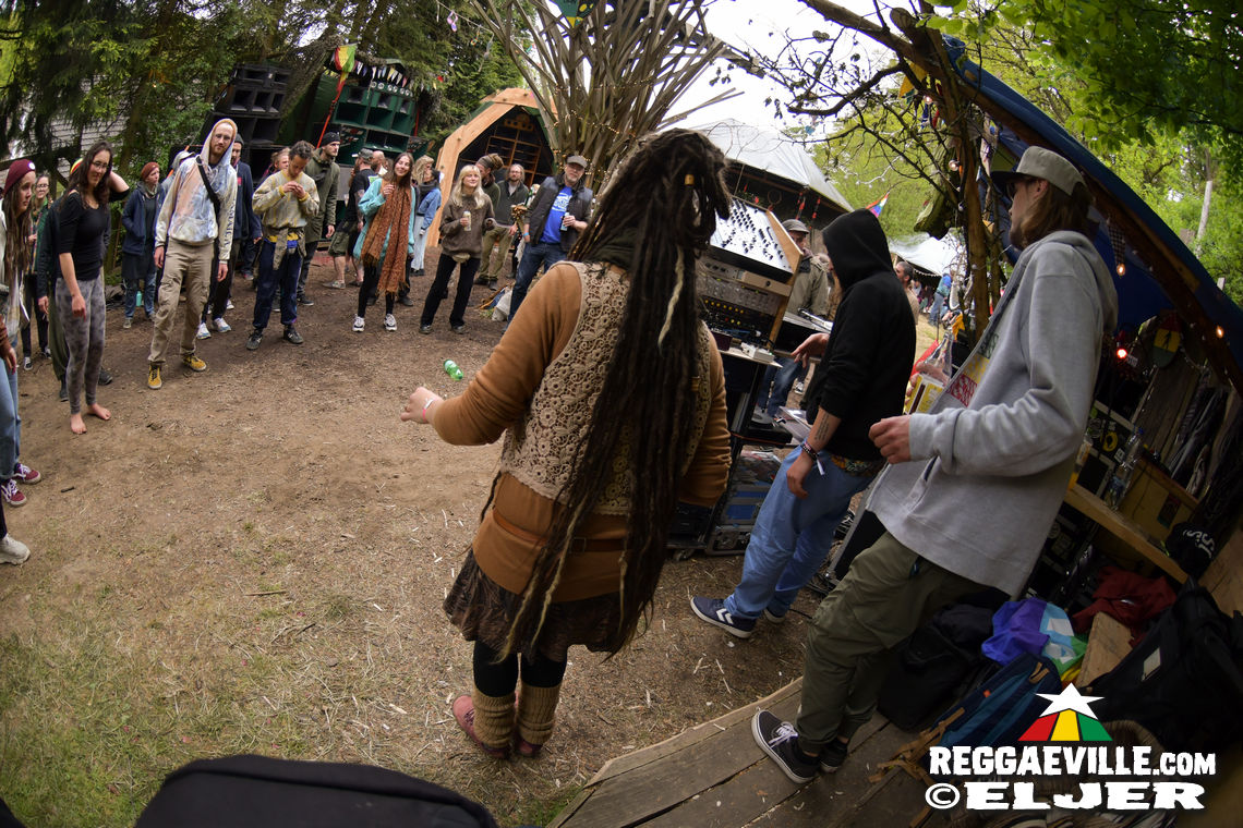 Toroki + Isaya feat. Piya Zawa & Zion Garden & Stella Brown