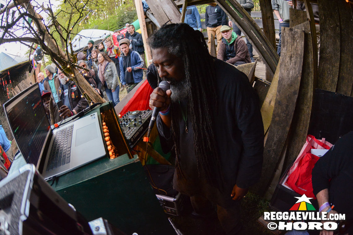 Ras Tinny & Soulfood Sound, Roots Plague Soundsystem