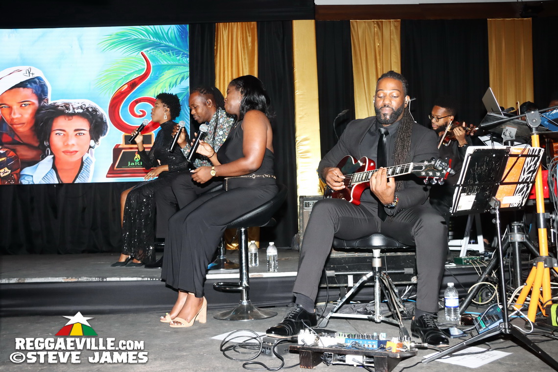 Horace Andy, Sharon Marley, Patricia Meschino...