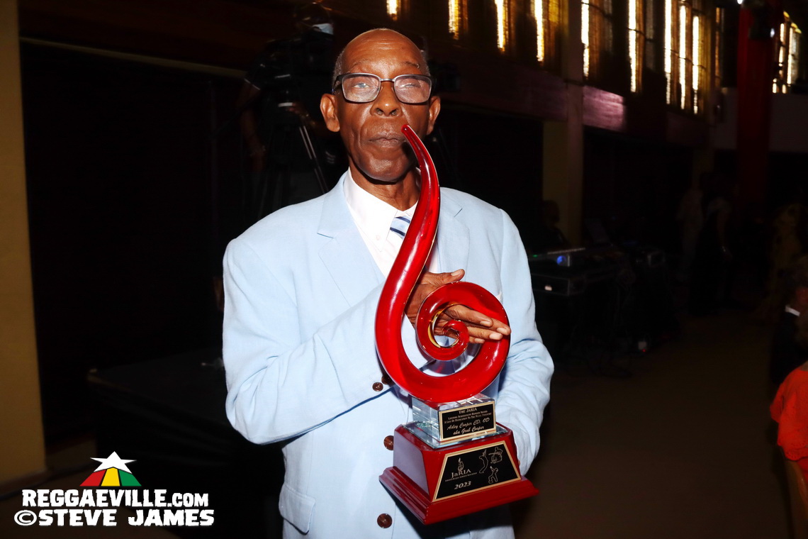 Horace Andy, Sharon Marley, Patricia Meschino...