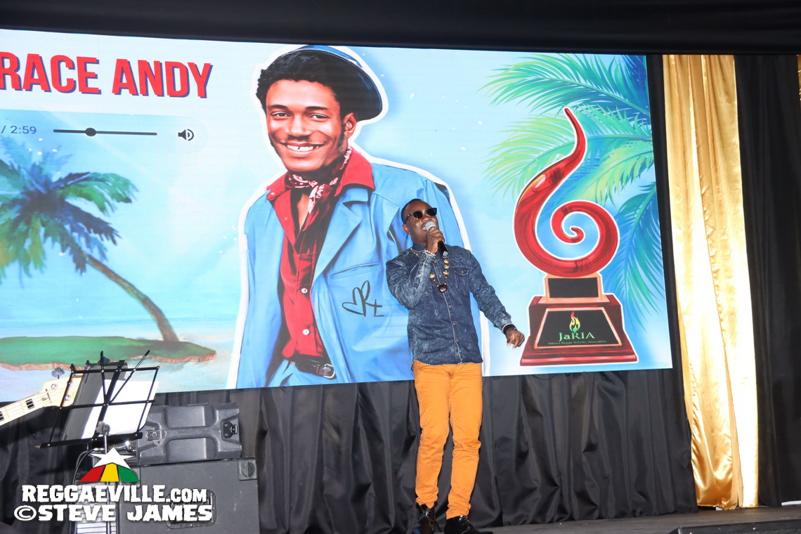 Horace Andy, Sharon Marley, Patricia Meschino...