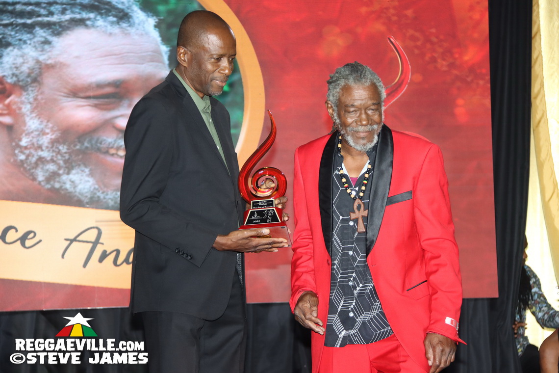 Horace Andy, Sharon Marley, Patricia Meschino...