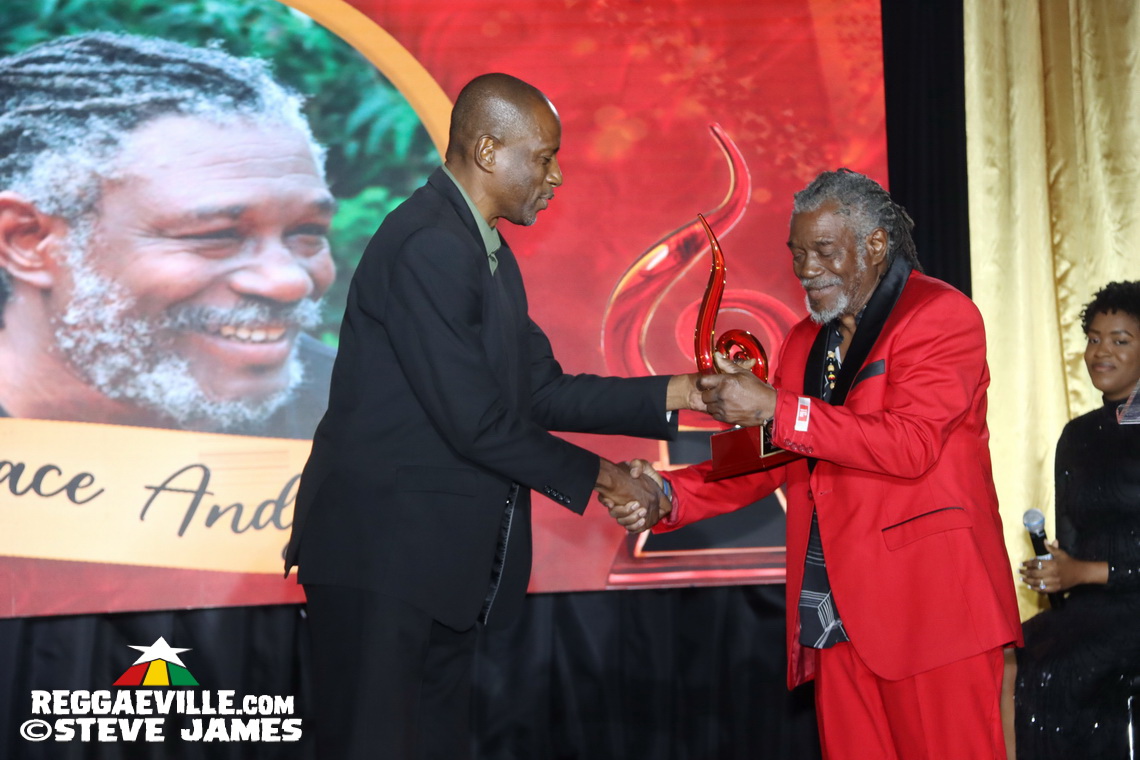 Horace Andy, Sharon Marley, Patricia Meschino...