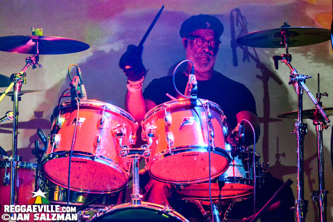 Johnny Clarke & The Fully Fullwood Band, The Steady 45s