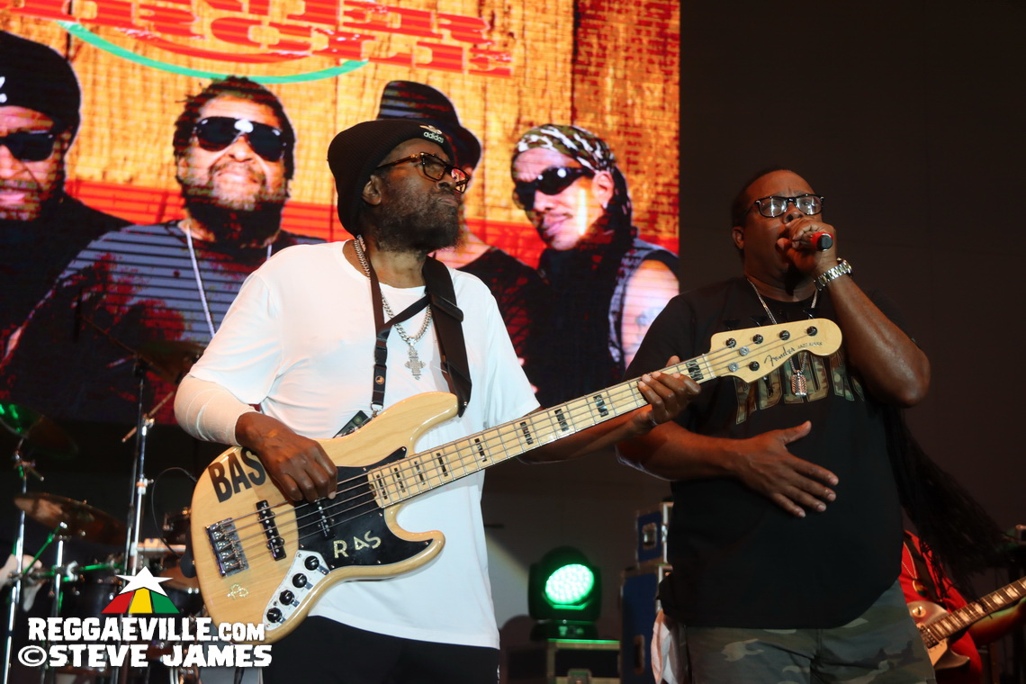 Inner Circle, I Octane, Alison Hinds, Locos Por Juana, The Dubplates