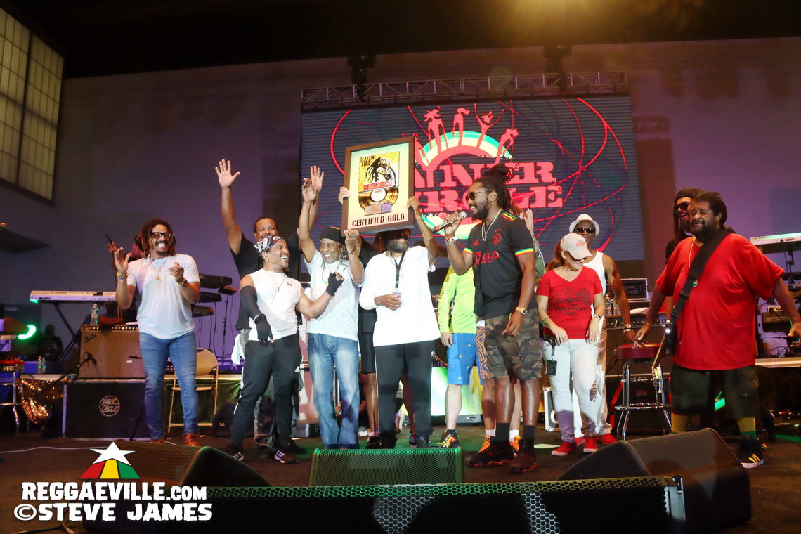 Inner Circle, I Octane, Alison Hinds, Locos Por Juana, The Dubplates