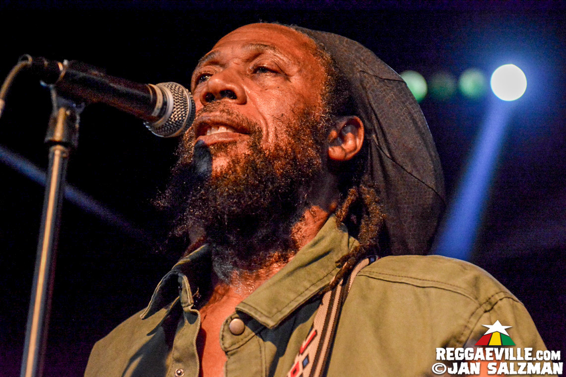 Wailing Souls, The Meditations, The Gladiators feat. Droop Lion