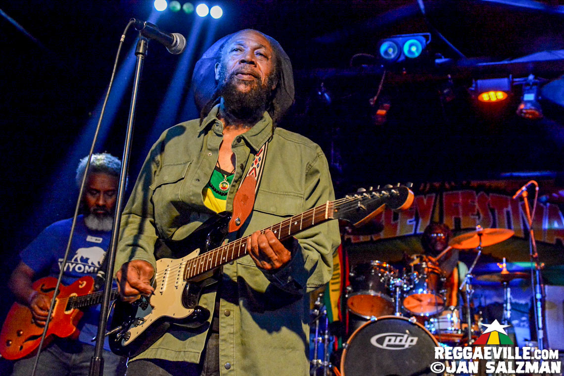 Wailing Souls, The Meditations, The Gladiators feat. Droop Lion