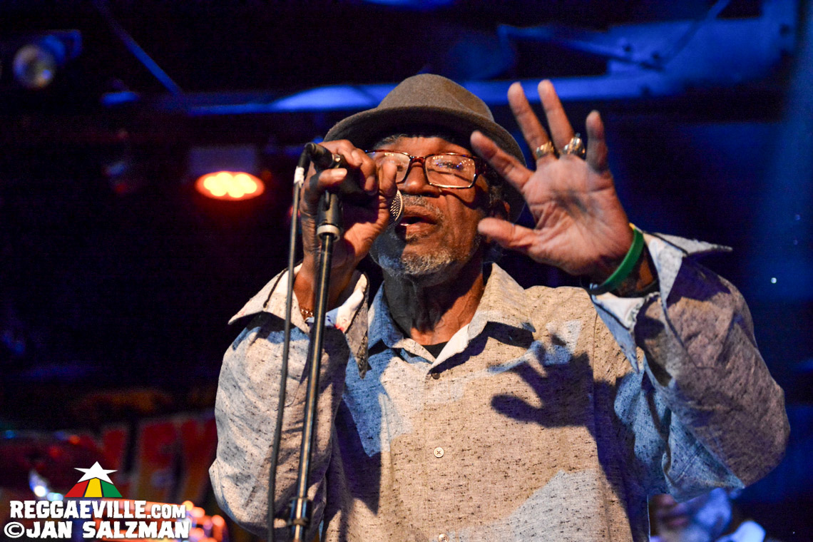 Wailing Souls, The Meditations, The Gladiators feat. Droop Lion