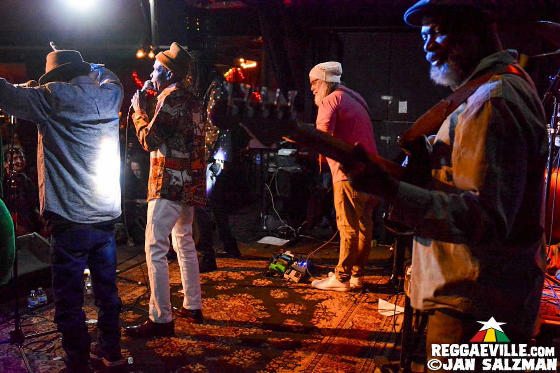 Wailing Souls, The Meditations, The Gladiators feat. Droop Lion