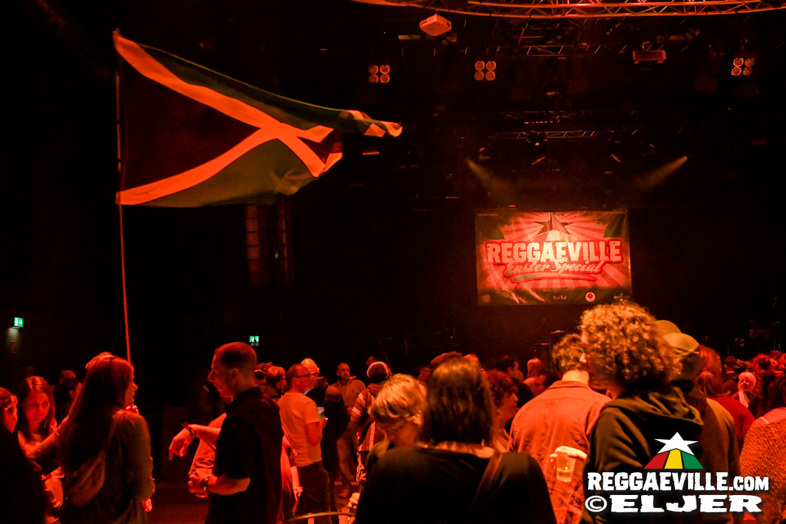 Max Romeo with Azizzi & Xana Romeo, Droop Lion