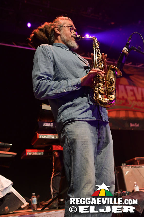 Max Romeo with Azizzi & Xana Romeo, Droop Lion