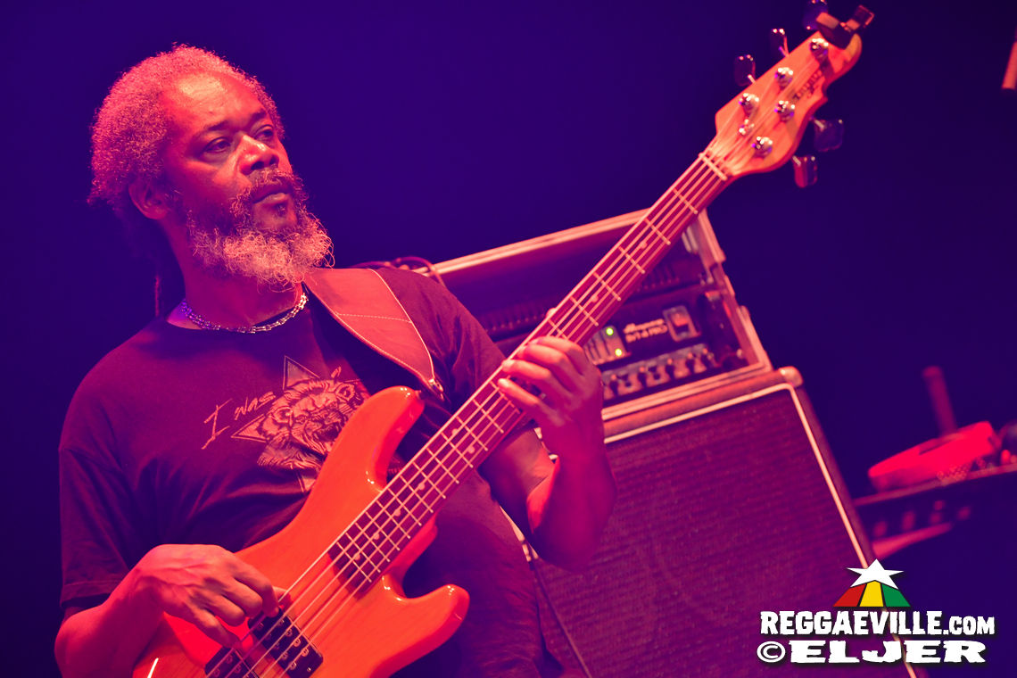 Max Romeo with Azizzi & Xana Romeo, Droop Lion