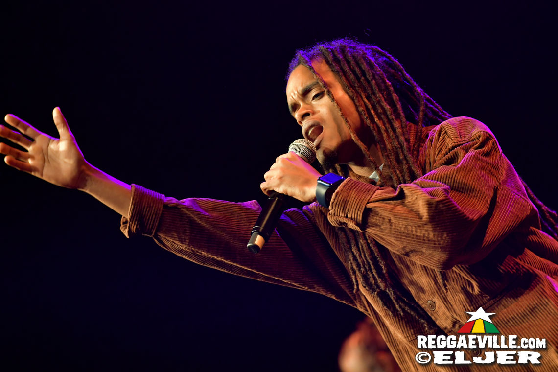 Max Romeo with Azizzi & Xana Romeo, Droop Lion