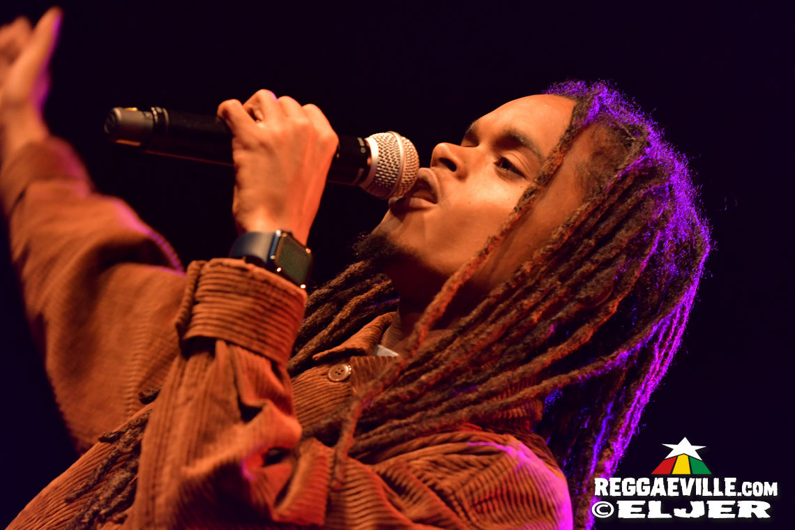 Max Romeo with Azizzi & Xana Romeo, Droop Lion