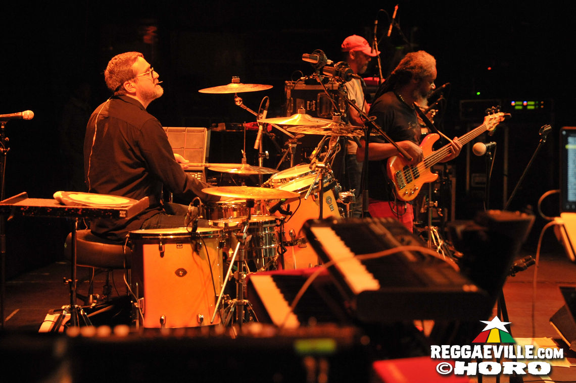 Max Romeo with Azizzi & Xana Romeo, Droop Lion