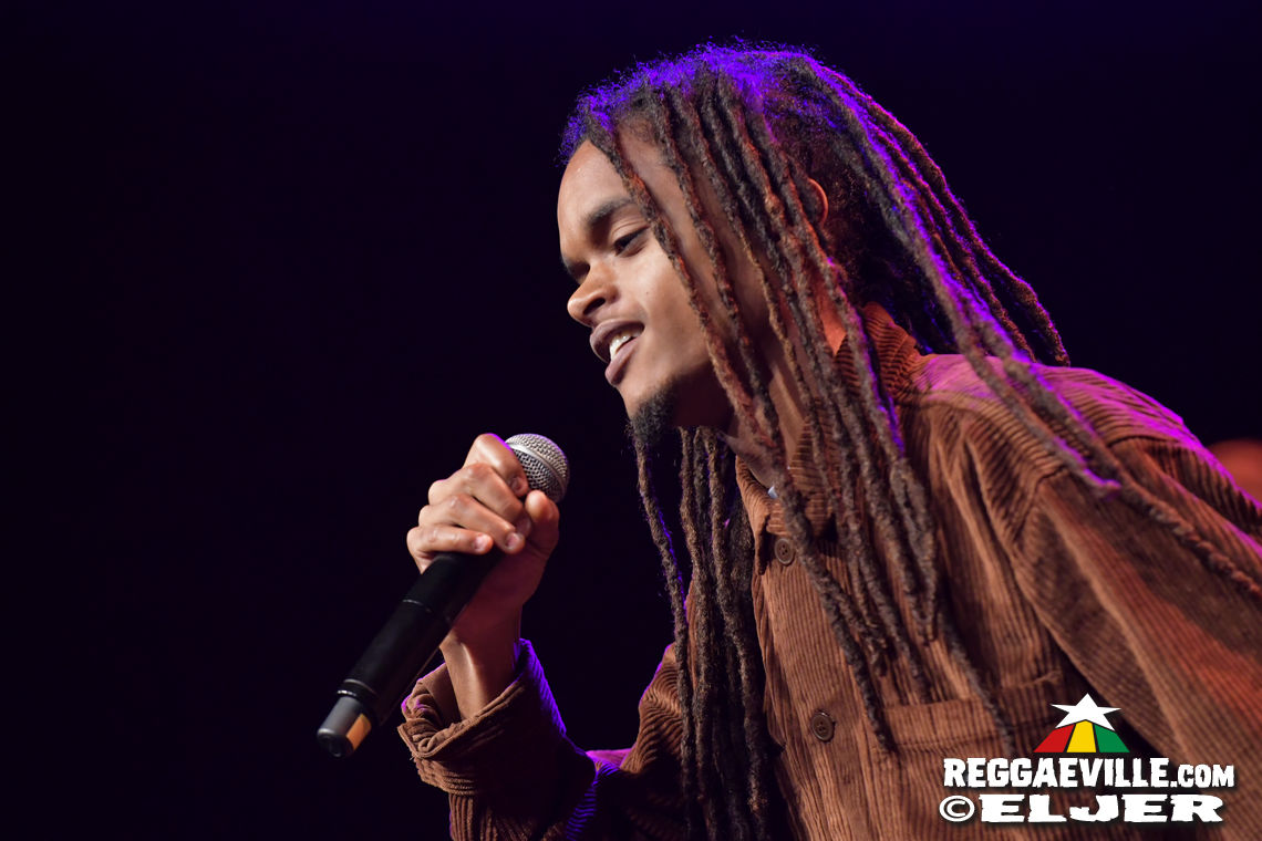 Max Romeo with Azizzi & Xana Romeo, Droop Lion