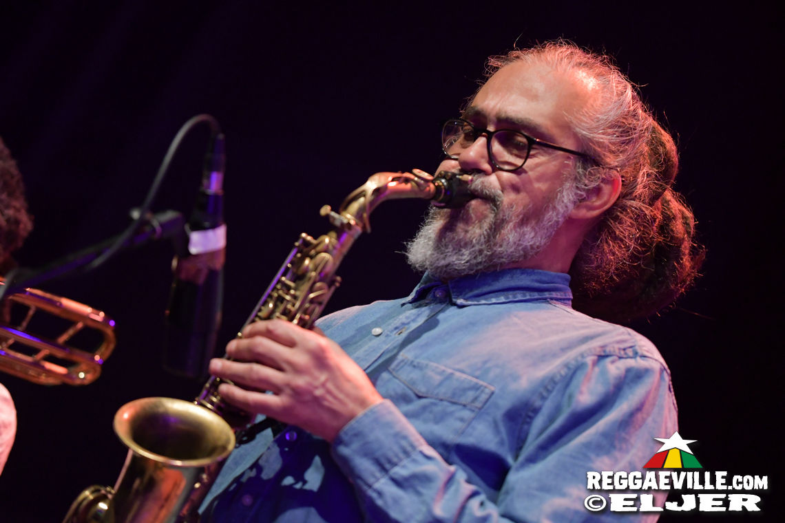 Max Romeo with Azizzi & Xana Romeo, Droop Lion