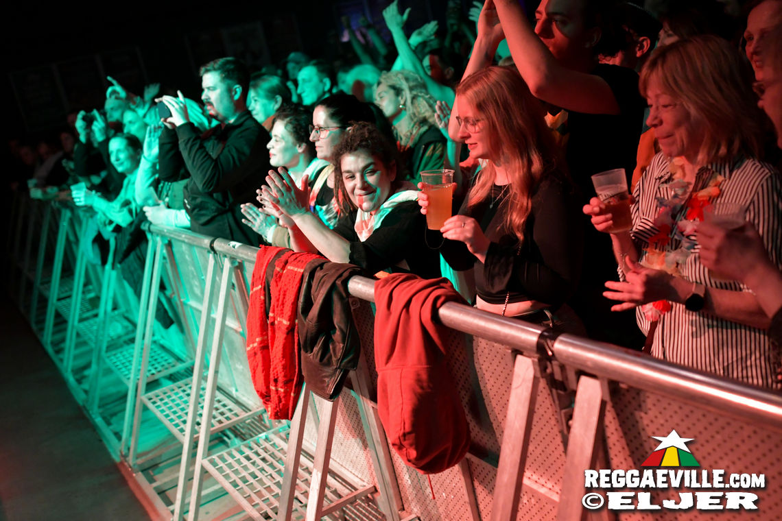 Max Romeo with Azizzi & Xana Romeo, Droop Lion