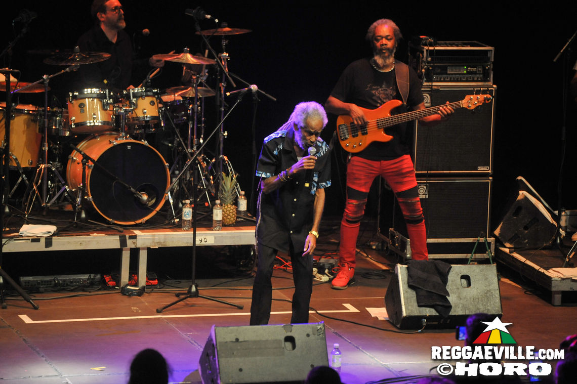 Max Romeo with Azizzi & Xana Romeo, Droop Lion