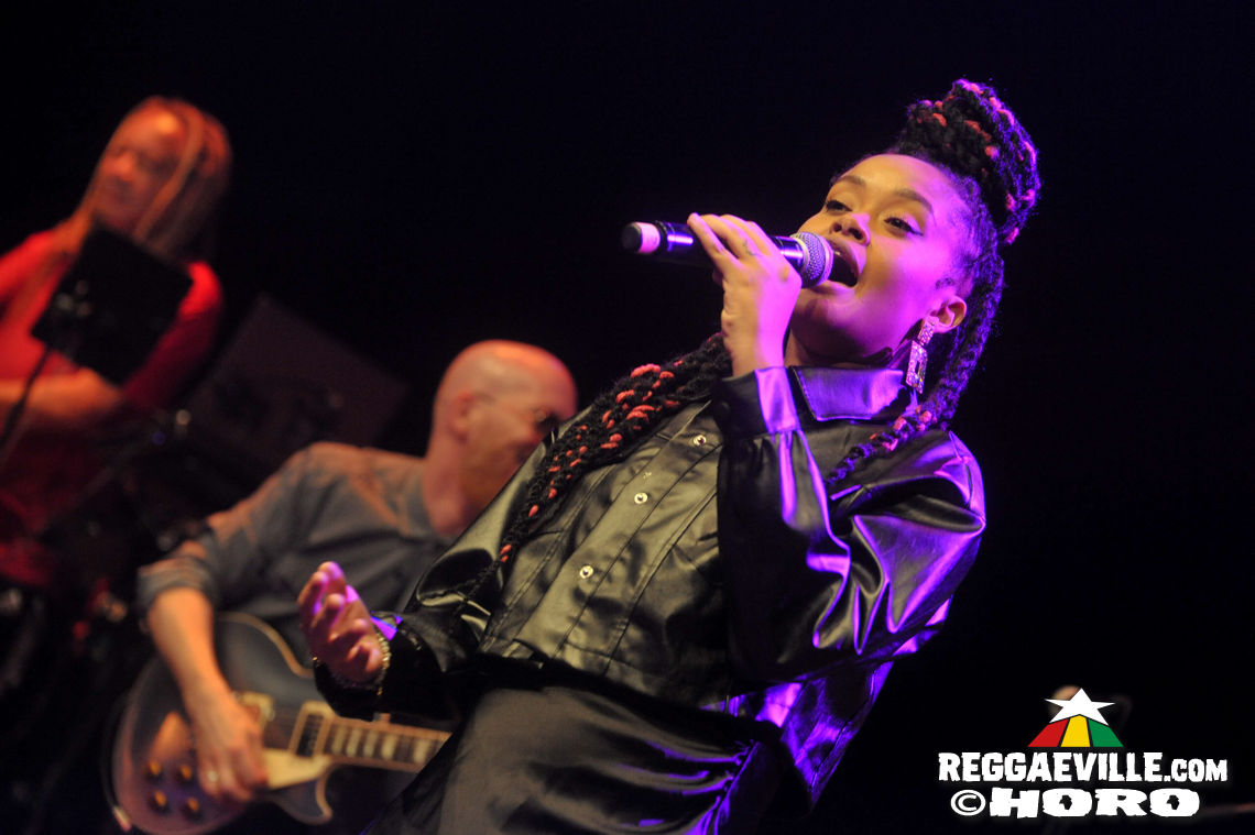 Max Romeo with Azizzi & Xana Romeo, Droop Lion