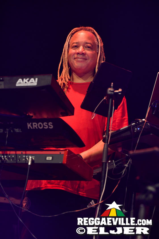 Max Romeo with Azizzi & Xana Romeo, Droop Lion