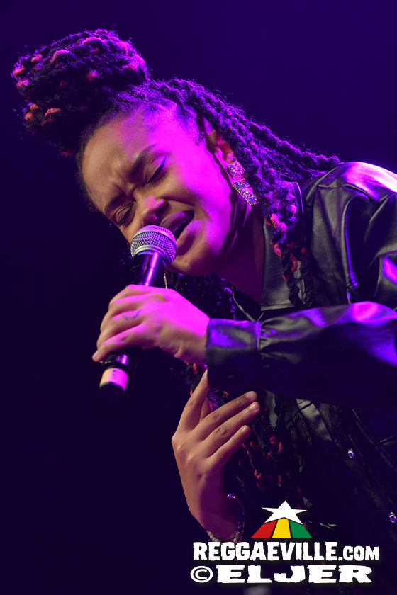 Max Romeo with Azizzi & Xana Romeo, Droop Lion