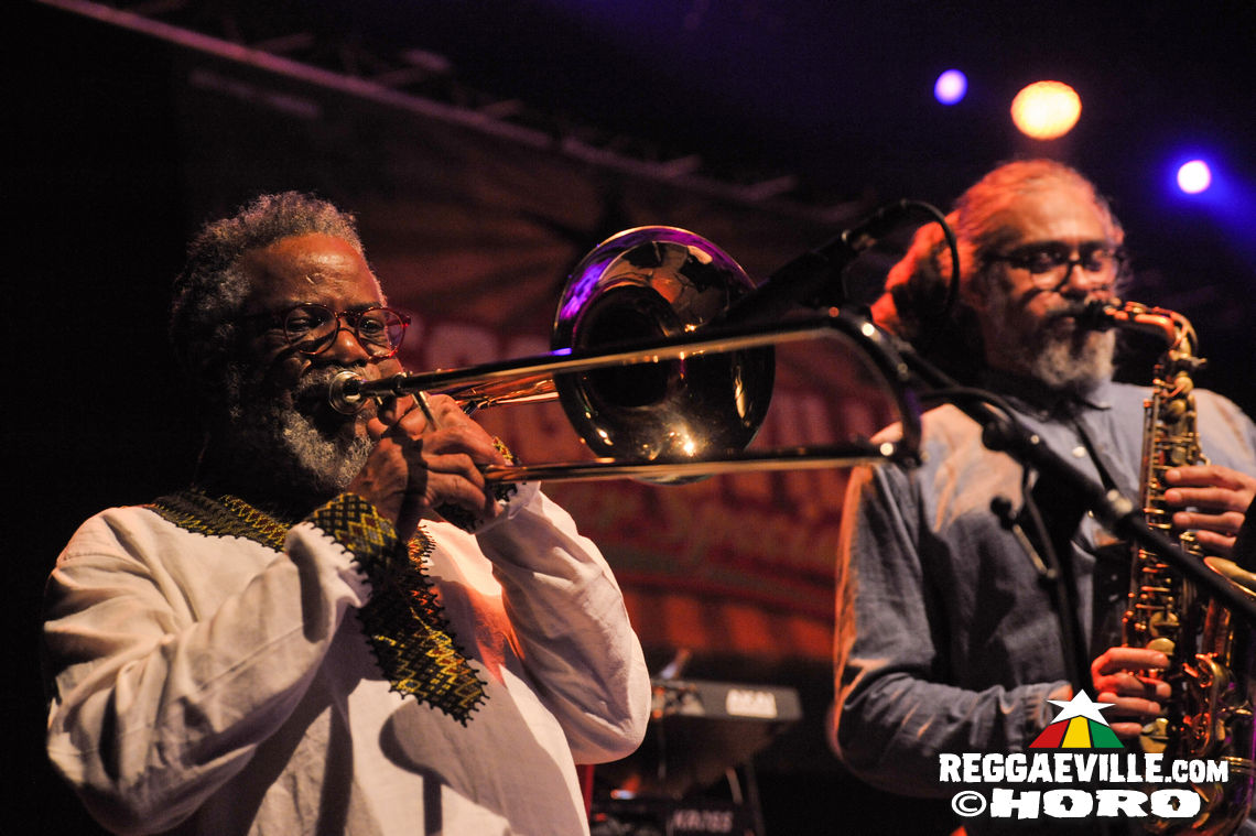 Max Romeo with Azizzi & Xana Romeo, Droop Lion