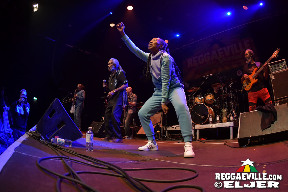 Max Romeo with Azizzi & Xana Romeo, Droop Lion