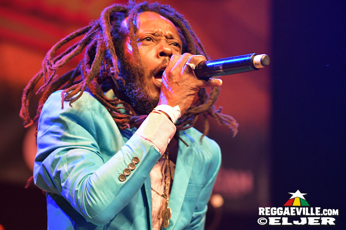 Max Romeo with Azizzi & Xana Romeo, Droop Lion