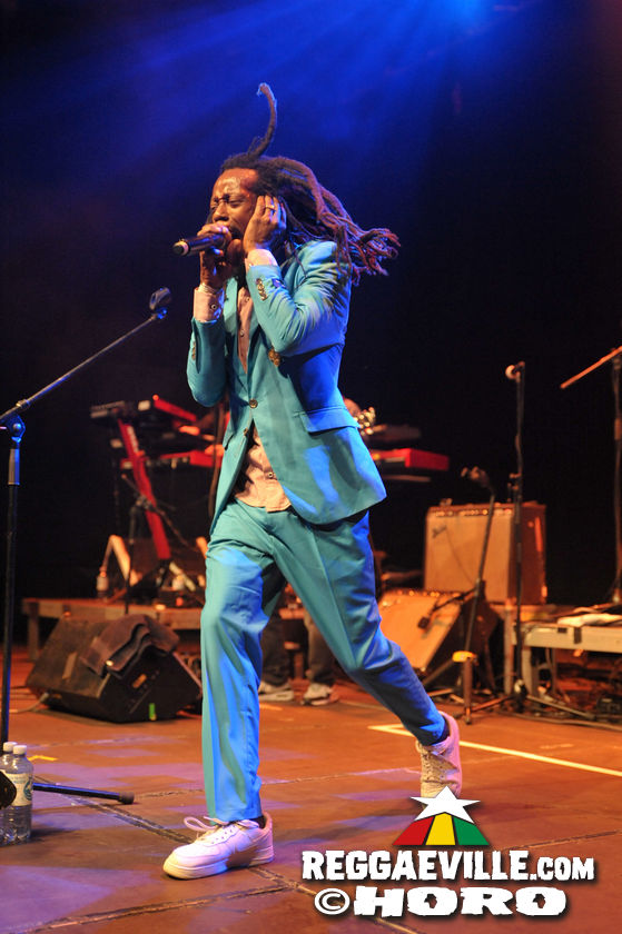 Max Romeo with Azizzi & Xana Romeo, Droop Lion