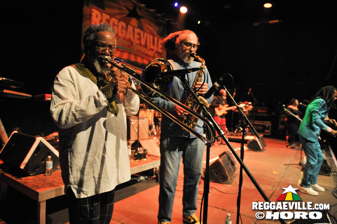 Max Romeo with Azizzi & Xana Romeo, Droop Lion