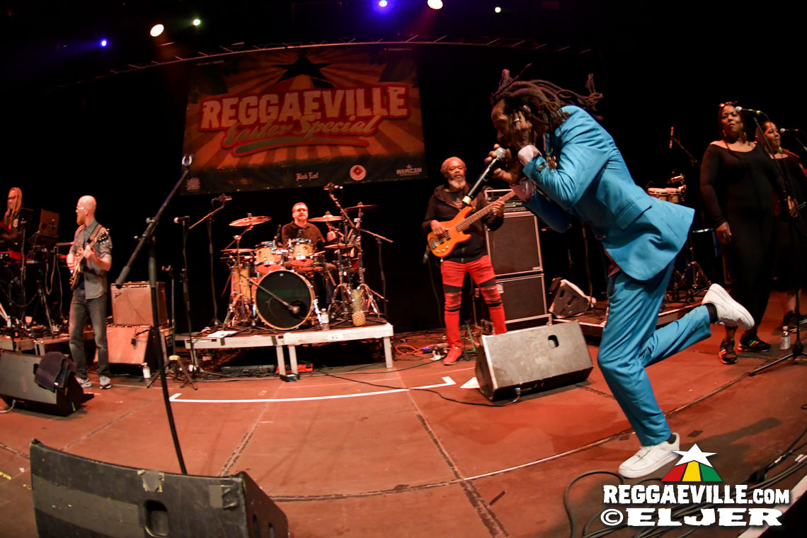 Max Romeo with Azizzi & Xana Romeo, Droop Lion