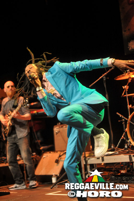 Max Romeo with Azizzi & Xana Romeo, Droop Lion