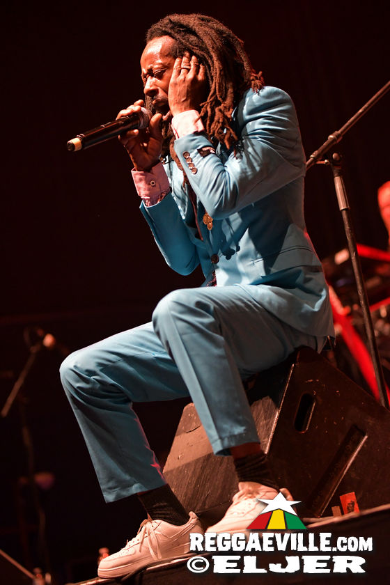 Max Romeo with Azizzi & Xana Romeo, Droop Lion