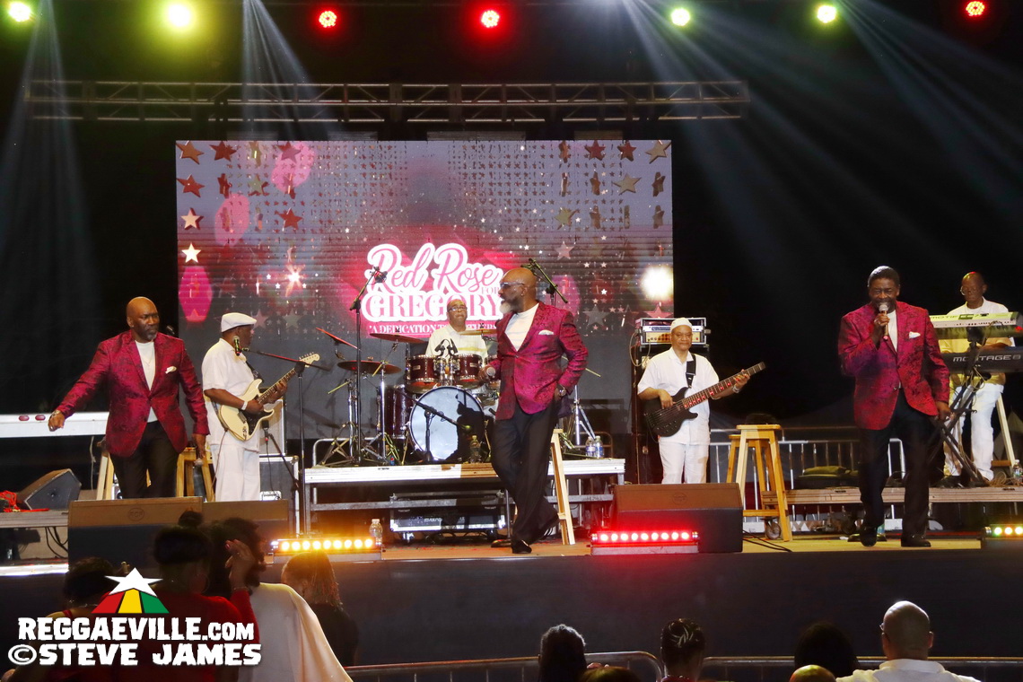 The Manhattans, Deniece Williams, Etana