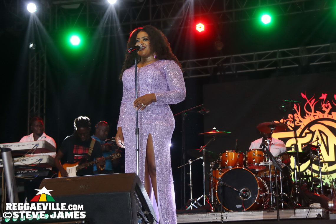 The Manhattans, Deniece Williams, Etana