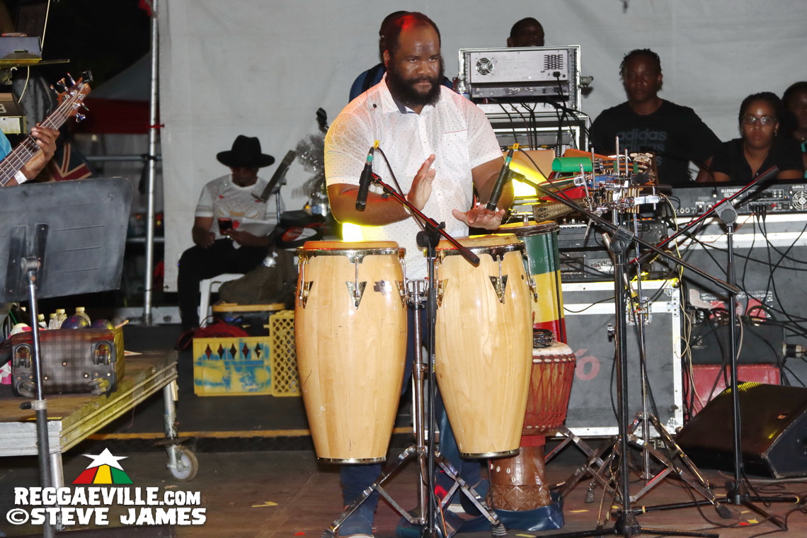 The Manhattans, Deniece Williams, Etana