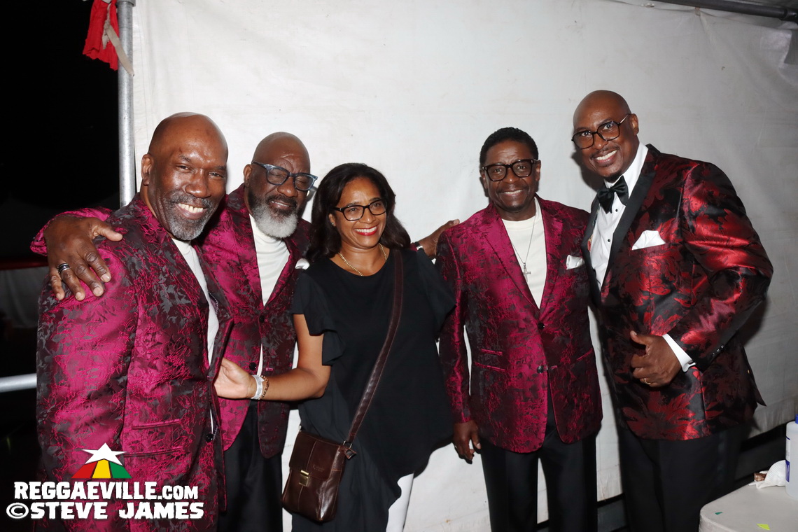 The Manhattans, Deniece Williams, Etana
