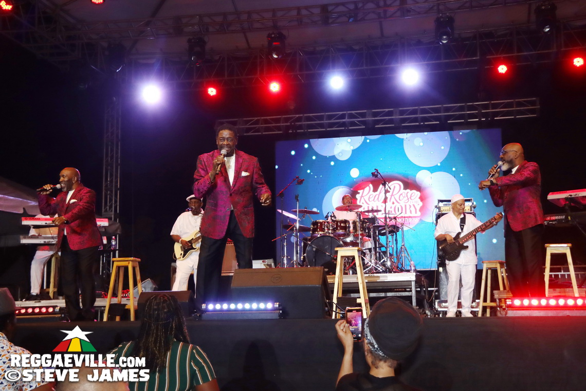 The Manhattans, Deniece Williams, Etana