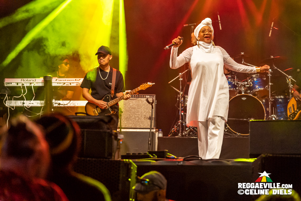 Marcia Griffiths, Tanya Stephens, Nattali Rize