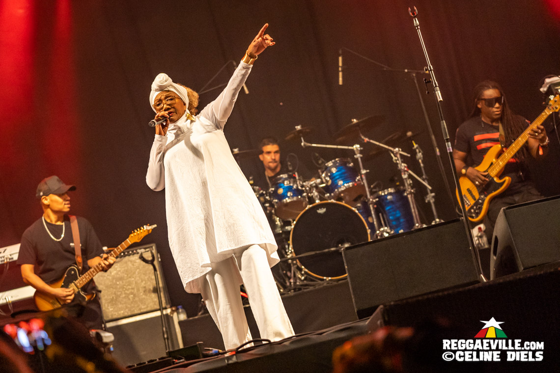 Marcia Griffiths, Tanya Stephens, Nattali Rize