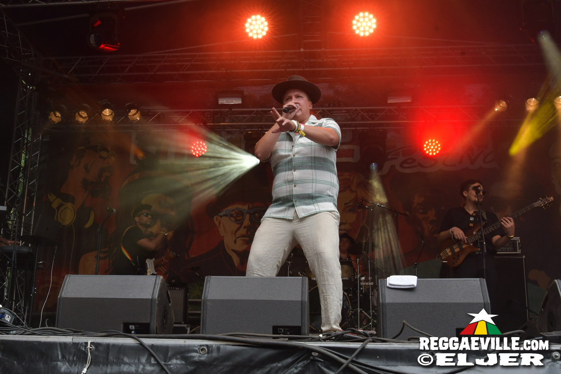 Chester Miller, INTI feat. Chaski, Ganjaman & Friends